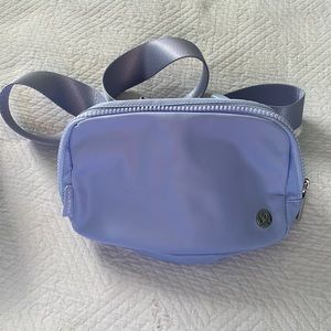Everywhere Belt bag in pastel blue 1L size NWOT